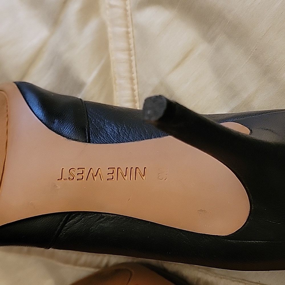 Shoes - Picture 6 of 8